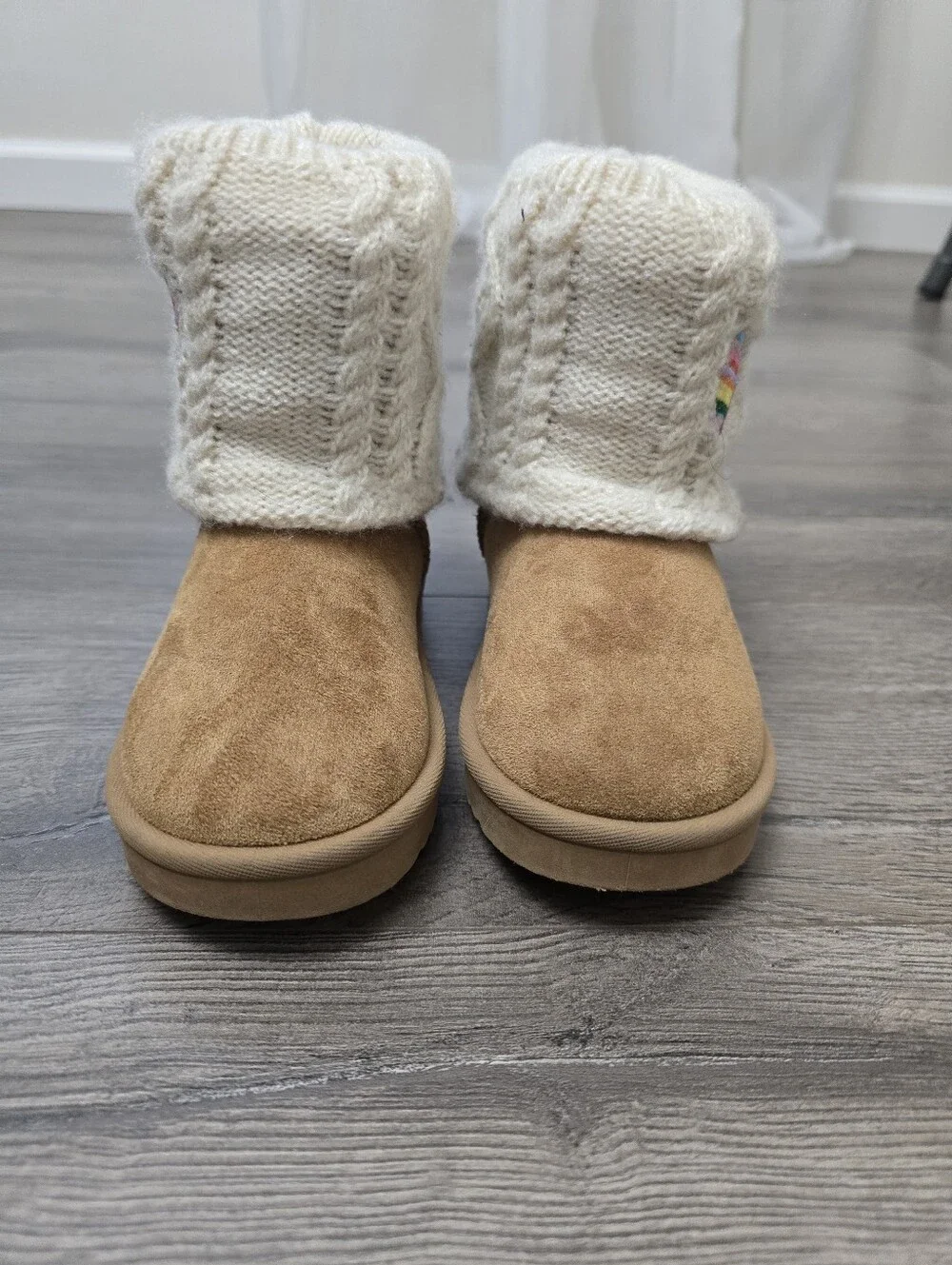 Steve Madden Kids' JFrosty boots cozy knit cuff Embroidered Patches Size 9